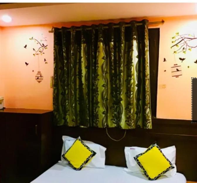Hotel Hridey Inn Ню Делхи Екстериор снимка