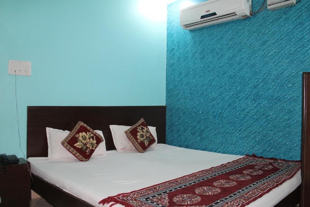 Hotel Hridey Inn Ню Делхи Екстериор снимка