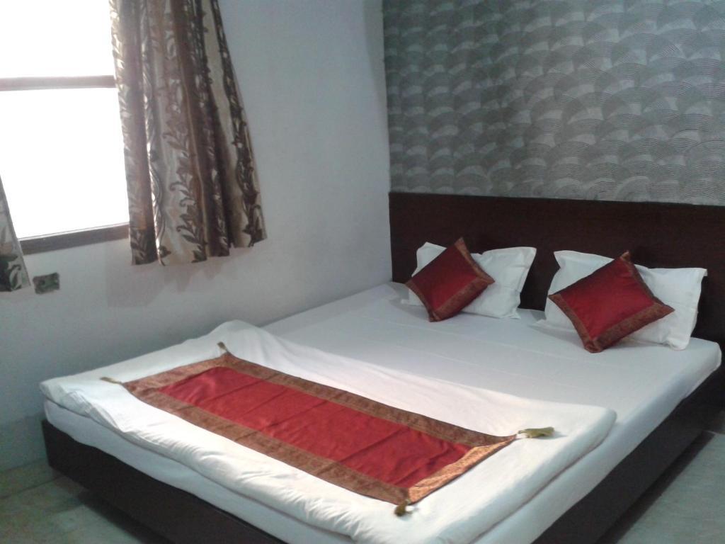 Hotel Hridey Inn Ню Делхи Стая снимка