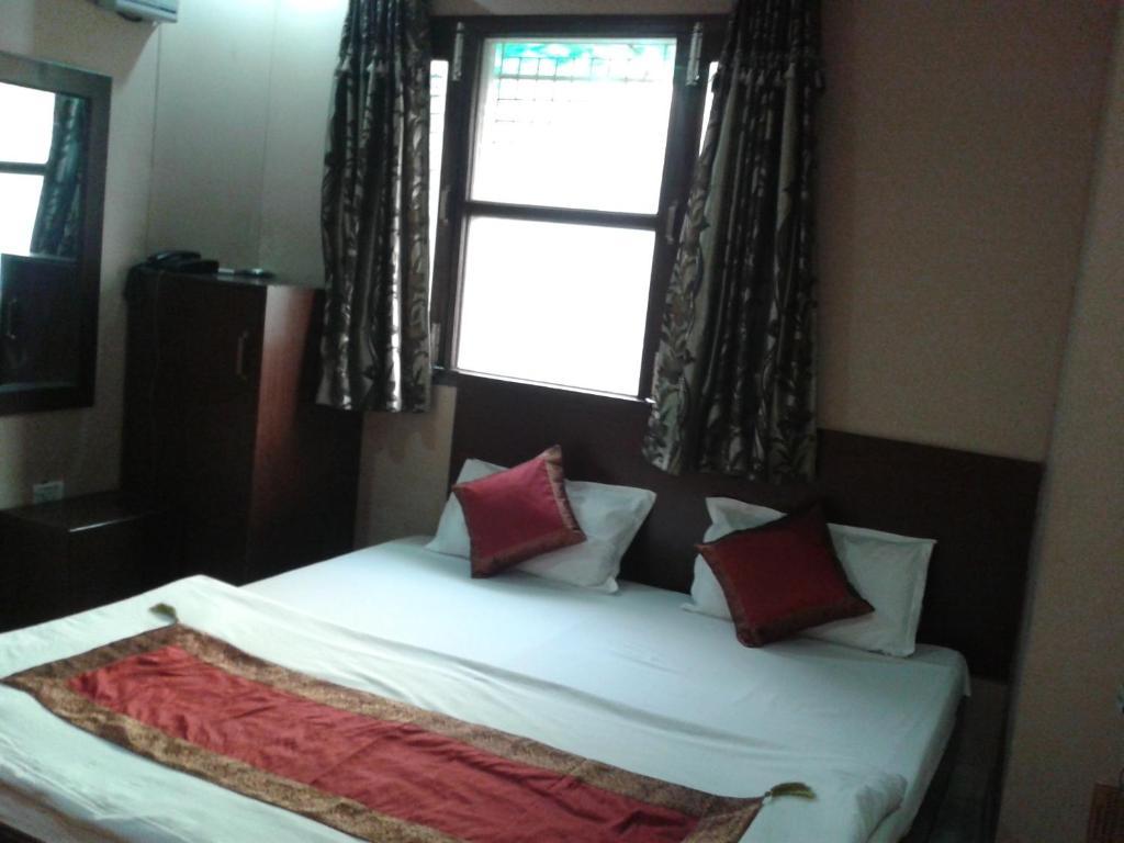 Hotel Hridey Inn Ню Делхи Стая снимка
