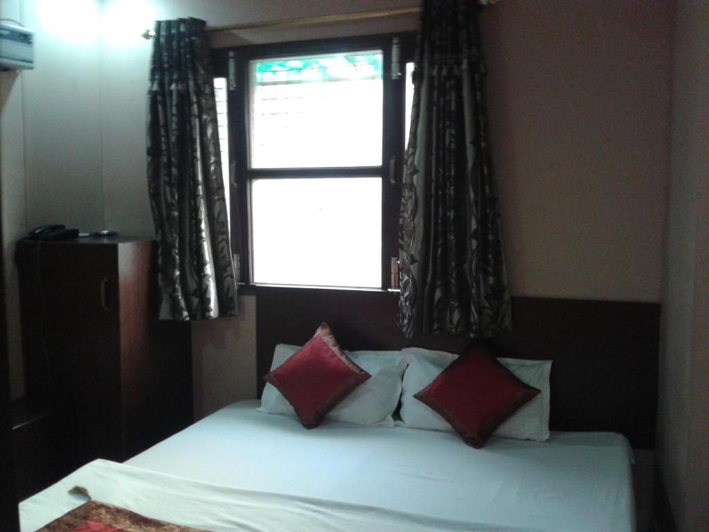 Hotel Hridey Inn Ню Делхи Екстериор снимка