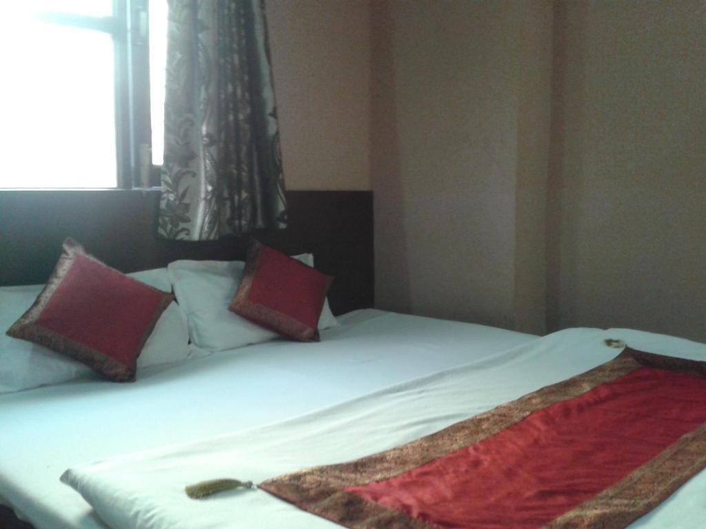Hotel Hridey Inn Ню Делхи Екстериор снимка